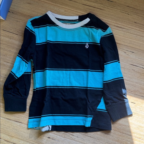 Volcom outfit - Picture 5 of 6